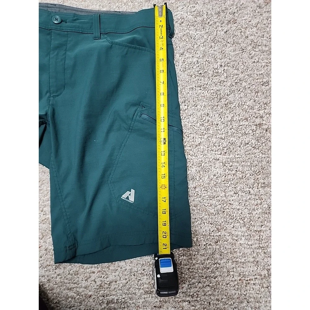 Eddie Bauer First Ascent Guide Shorts Mens 42 Green Hiking Technical Utility**‎